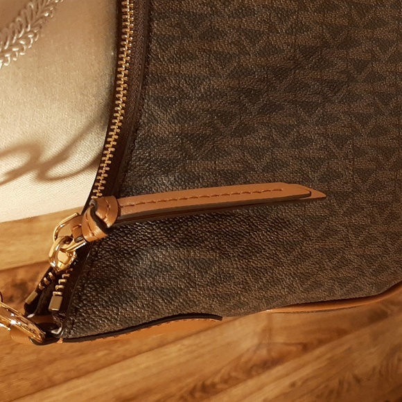 NWOT MICHAEL by Michael Kors Small Monogram Brown Kelsey Shoulder/Crossbody Bag - Picture 4 of 12